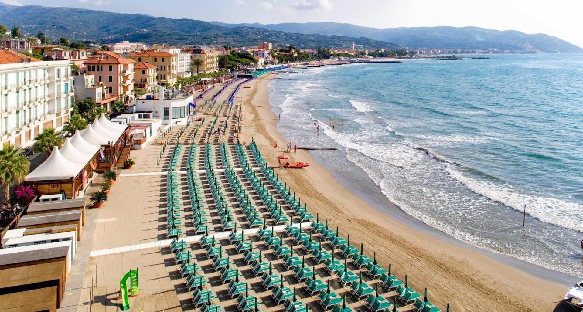 Casa Bisou Italia Wifi Et Parking Free Privato Villa Diano San Pietro Kültér fotó